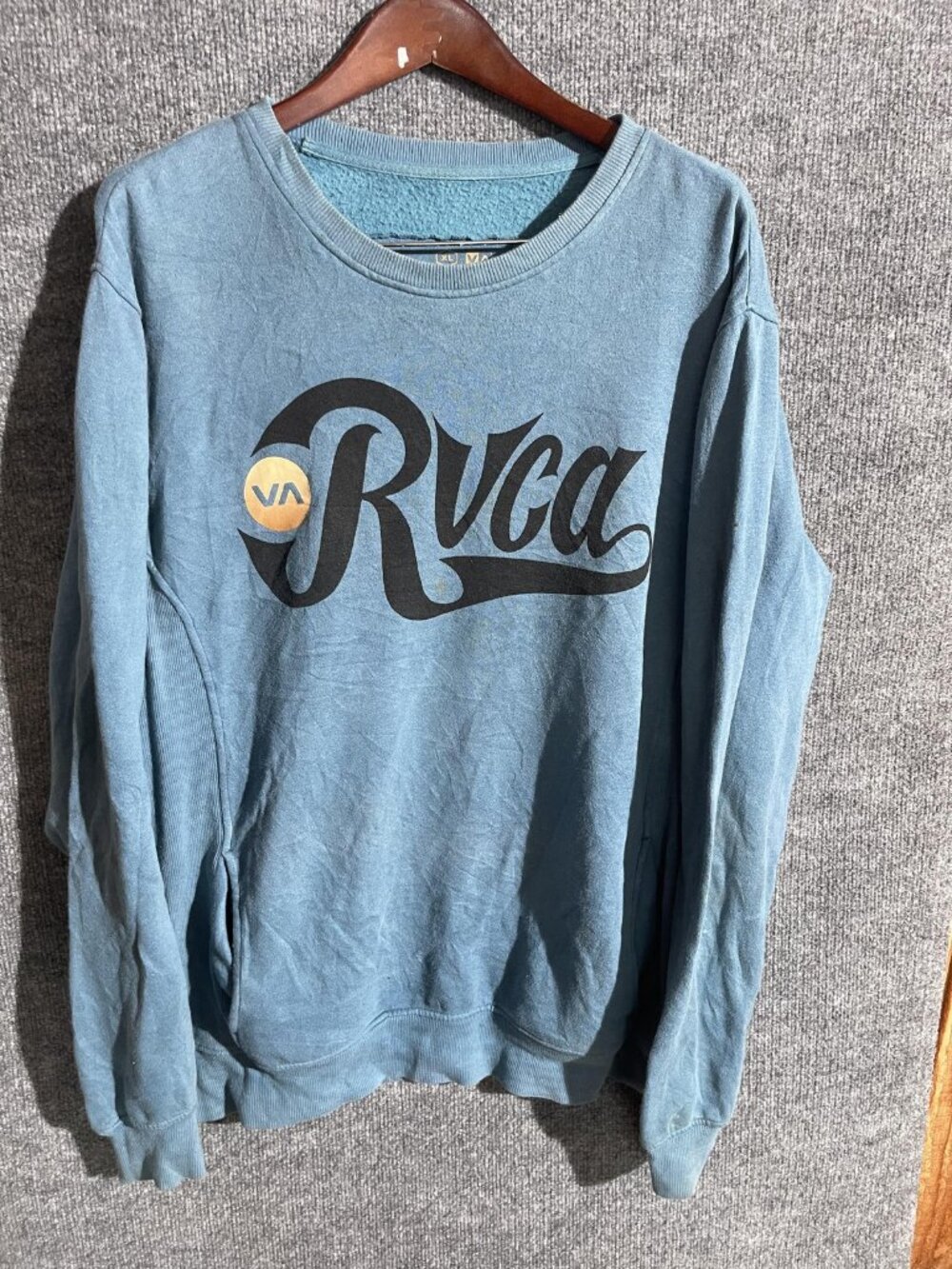 RVCA Sweatshirt Mens XL Blue Pullover Fleece VA Logo Graphic Crewneck Basic